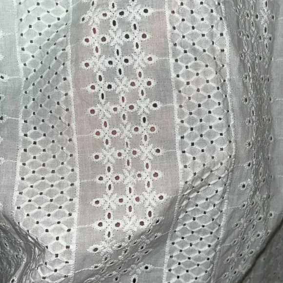 Joe’s Eyelet top w/ puff sleeves - large - Picture 4 of 6